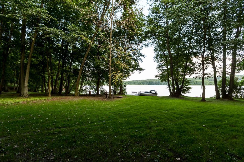 Gospodarstwo Nad Jeziorem Zalom  Exterior foto